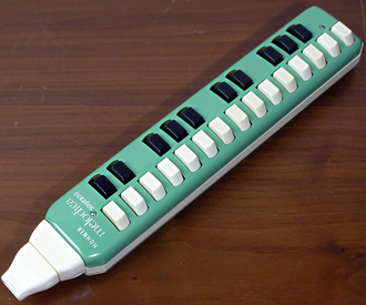 Hohner melodica-soprano
