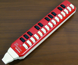 Hohner melodica-alto
