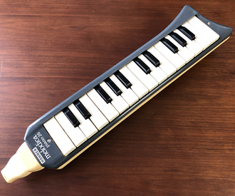 Hohner melodica piano 26