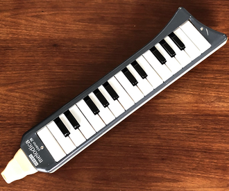 Hohner melodica piano 26