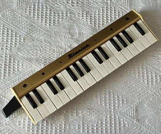 Tokai Gakki Pianica PC-1